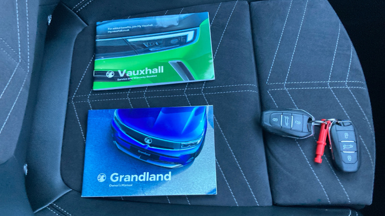 Vauxhall Grandland 1.5 Turbo D Ultimate 5dr Auto Diesel Hatchback